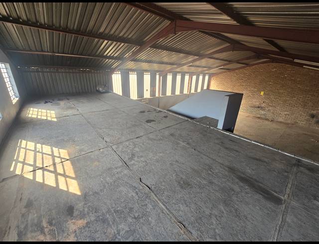264M² WAREHOUSE TO LET IN ANDERBOLT